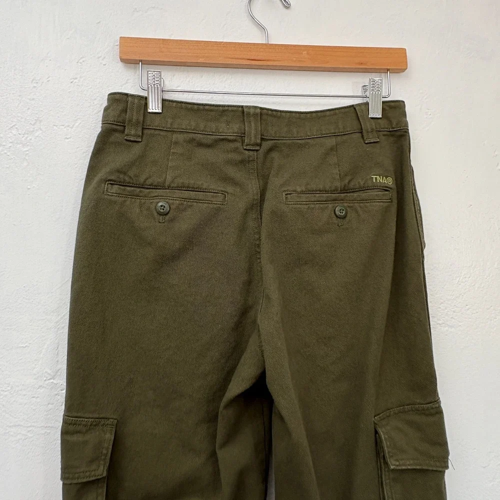 Aritzia TNA Highway Cargo Pants Women Size 6 Olive Green Cotton